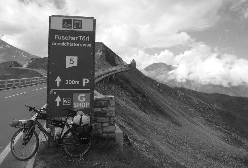 Matthias Steinberger auf der Großglockner Hochalpenstraße.