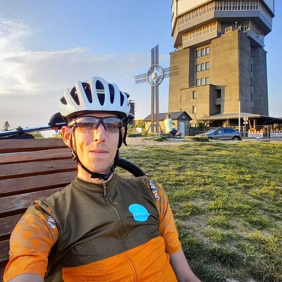 Matthias Steinberger fährt mit dem Rennrad an einem Tag auf die drei höchsten Erhebungen Hessens: Hoherrodskopf, Wasserkuppe und Großer Feldberg. Das waren 324 km.